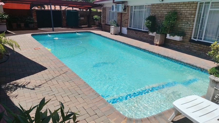 5 Bedroom Property for Sale in Flamwood North West